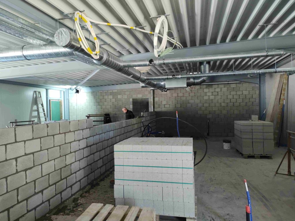 Stille Meeuw 2 april 2025: Metselwerken schieten goed op.