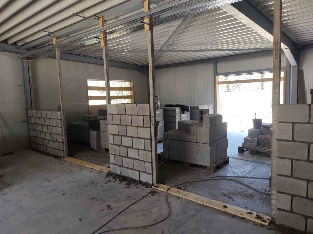 Stille Meeuw 2 april 2025: Metselwerken schieten goed op.