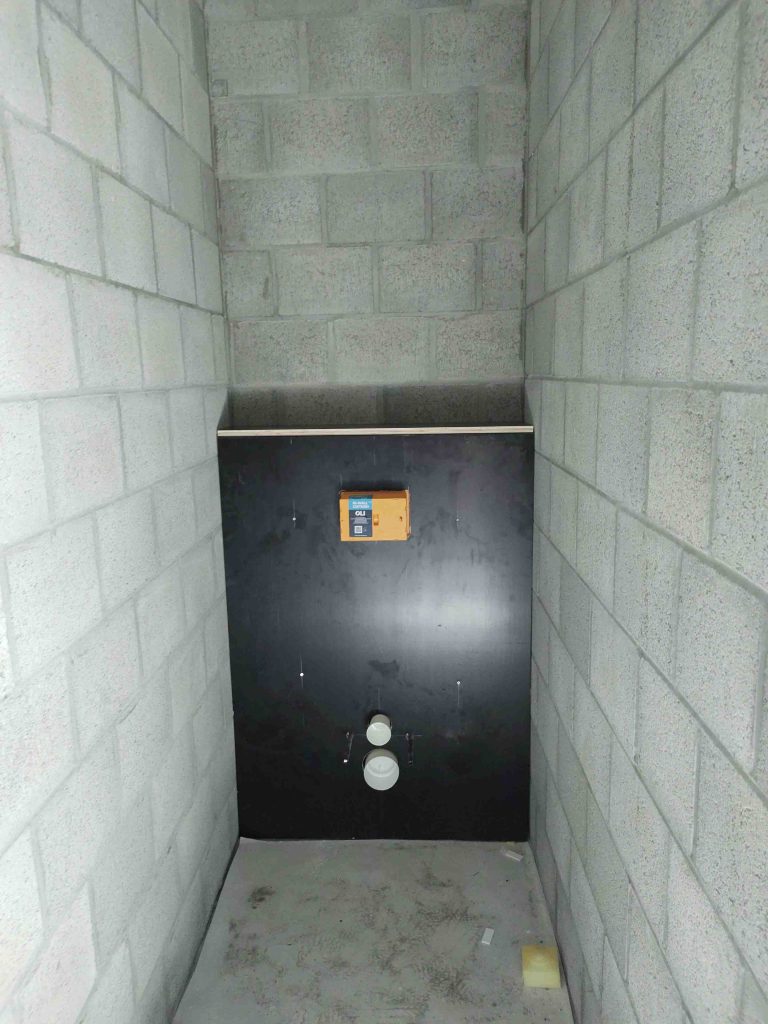 Stille Meeuw 6 juni 2025: Binnen afwerking douches en toiletten