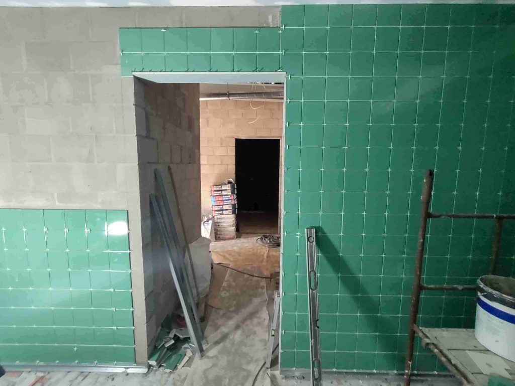 Stille Meeuw 6 juni 2025: Binnen afwerking douches en toiletten